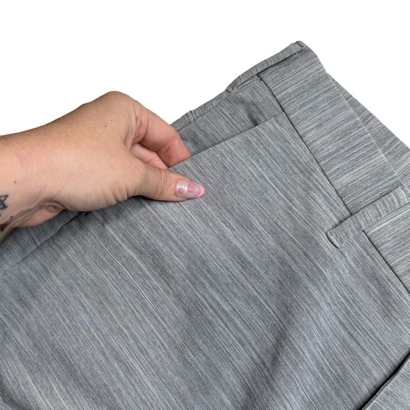 Hurley Men's Gray Shorts Size 28 Excellent preowned condition 10” - Picture 6 of 8